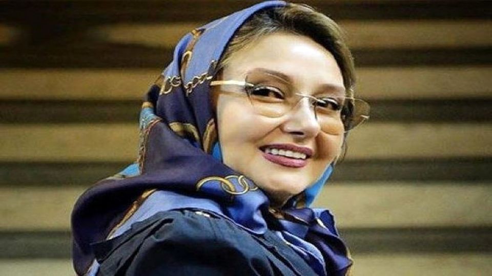 کشف حجاب کتایون ریاحی در اعتراض به درگذشت «مهسا امینی»