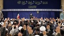 Leader visits exhibition of Iran industry achievements