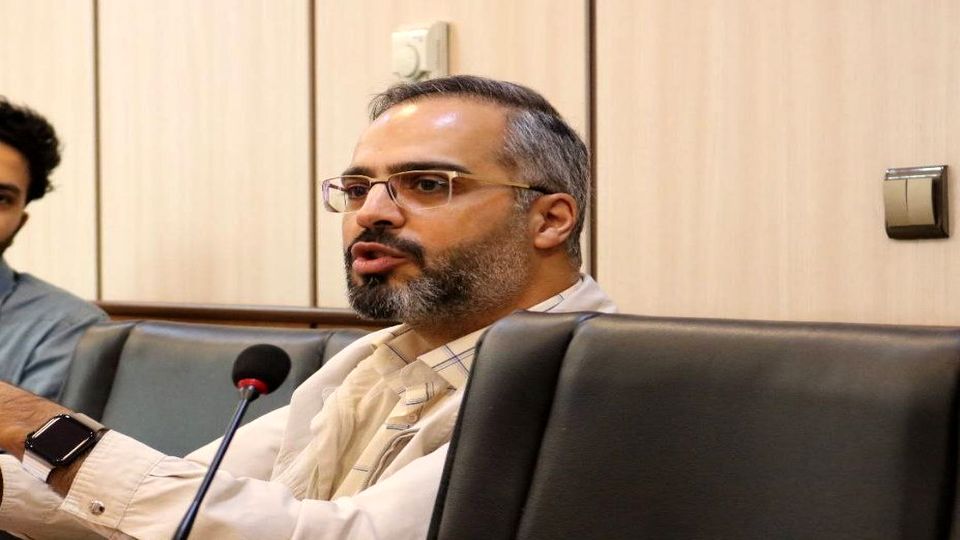 مگر میشود در اتحادیه مرغدارها، رئیس اتحادیه، مرغداری نداشته باشد