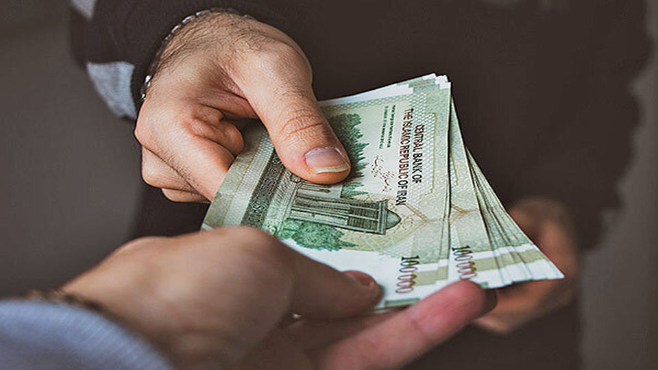 پیشنهاد حداقل حقوق ۷ میلیون تومانی کارمندان دولت در سال 1402