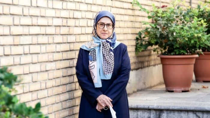 لزوم تمرکز بر نیازهای اساسی مردم به جای حجاب/ مرگ مهسا امینی هم برای تندروها عبرت آموز نبود