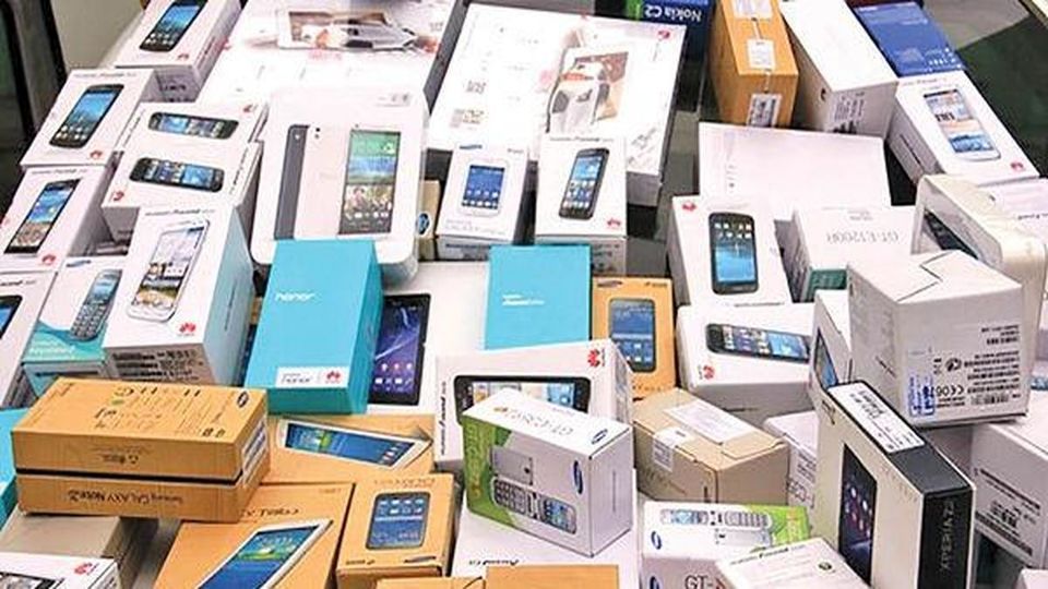 گمرک: سامسونگ و الجی در کشور وجود ندارند / در پنج ماهه نخست واردات آیفون نداشتیم